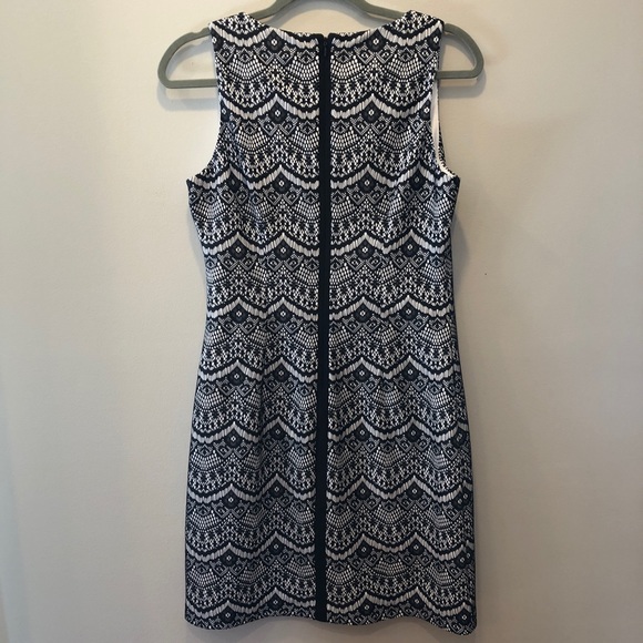 Jessica Simpson Bonded Lace dress - Picture 3 of 5
